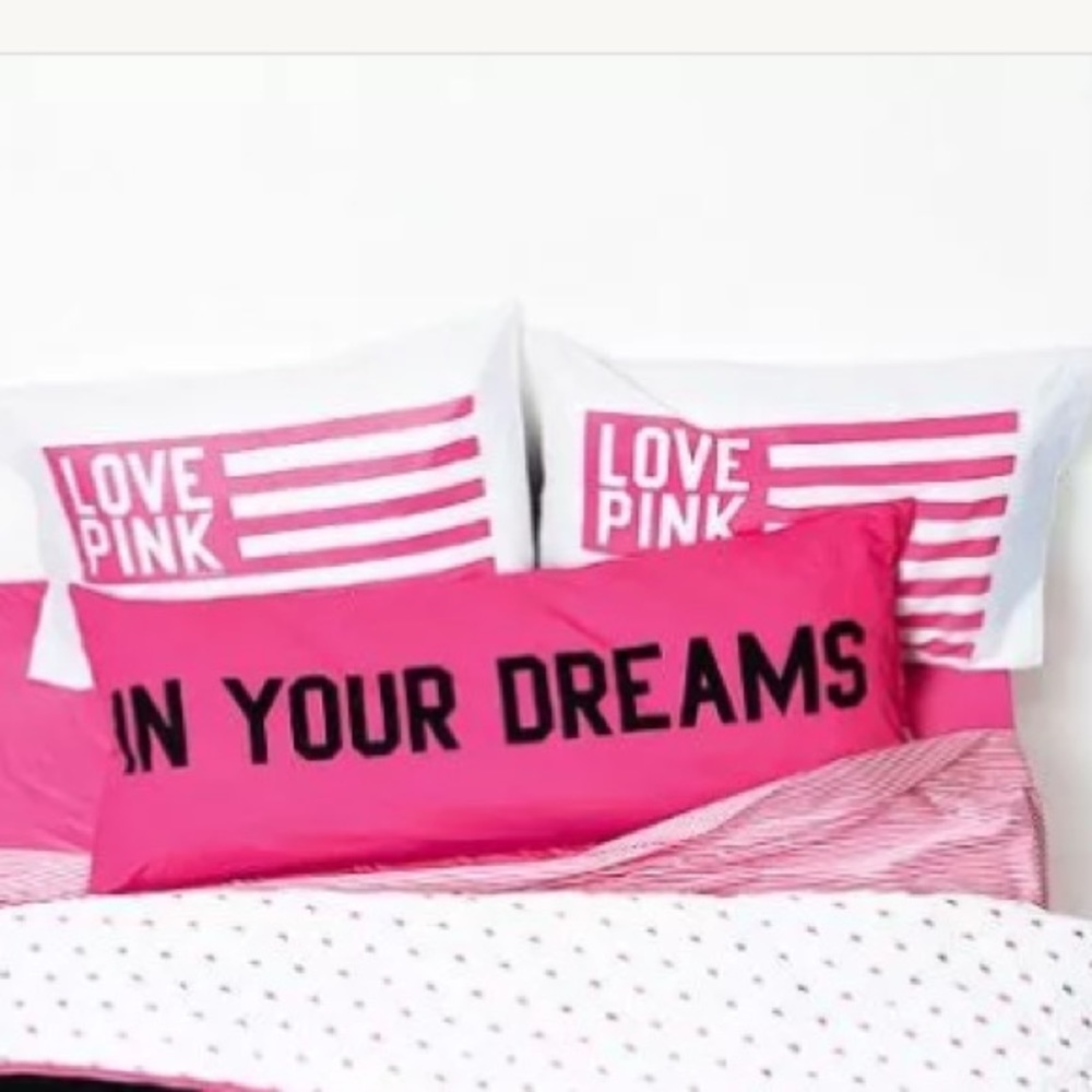 💕 ISO - Pink Flag Pillowcases